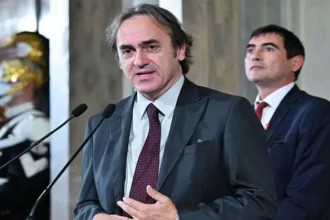 برلماني إيطالي يوبخ ميلوني: عار عليكِ لصمتك عن إبادة غزة - (فيديو)