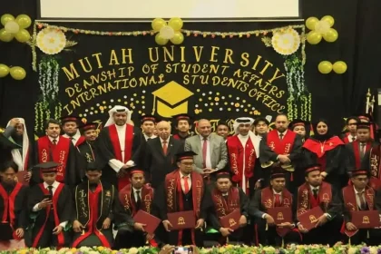 جامعة مؤتة تحتفي بتخريج كوكبة من الطلبة الوافدين .