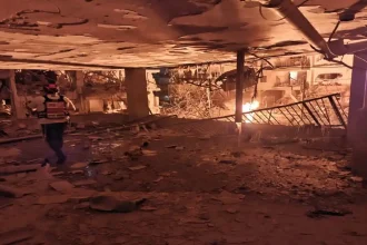 إيران تنفذ قصفًا صاروخيًا مكثفًا على تل الربيع وحيفا: 8 قتلى وأكثر من 125 جريحًا