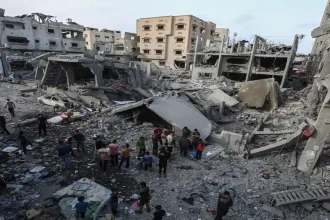 غزة تحت النار: الاحتلال يواصل مجازره وسط كارثة إنسانية شاملة