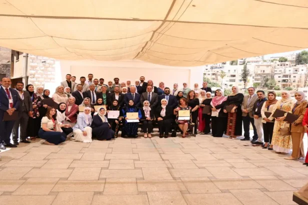 تخريج الفوج الأول من المشاركين في دبلوم الصحة النفسية في الجامعة الألمانية الأردنية