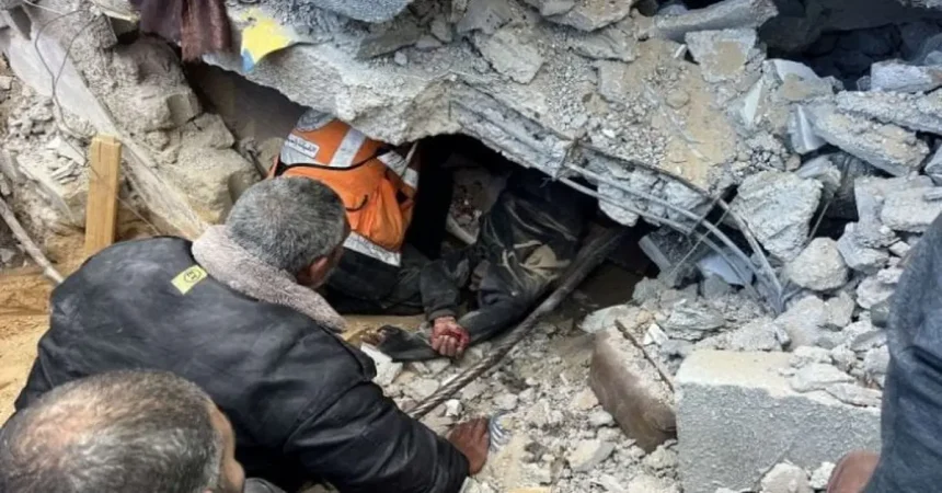 16 شهيدًا في غزة جراء هجمات إسرائيلية جديدة تستهدف نازحين ومدنيين