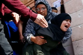 15 شهيدًا بمجزرة جديدة وسط غزة برصاص الاحتلال