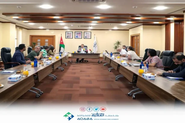 وفد إعلامي إسباني يزور العقبة ويشيد بتجربتها التنموية