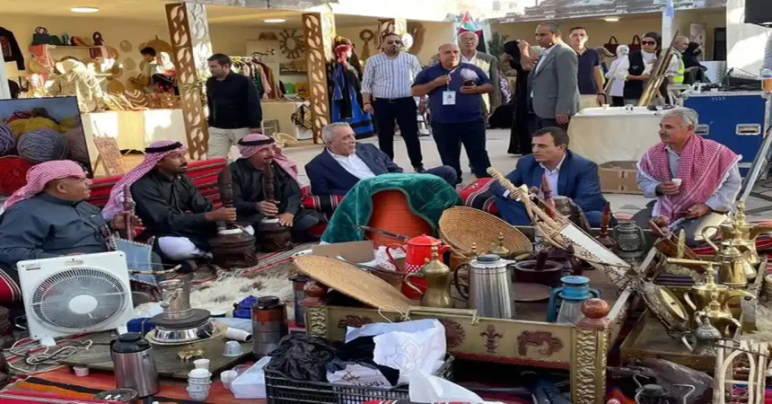 وزير الثقافة يحضر جلسة تراثية في الجناح الأردني بمهرجان جرش