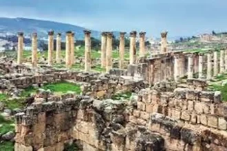 "القرية السياحية البيئية في جرش: خطوة نحو تنمية مستدامة وتشغيل الشباب"