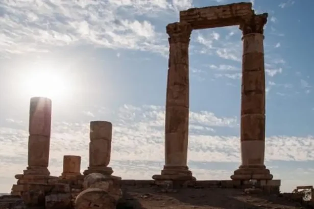 انحسار الكتلة الحارة وعودة الأجواء الاعتيادية بدءًا من الثلاثاء