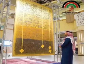 خالد المطلق من السعودية: مزيج فني بين الخط العربي والفن التشكيلي الطليعة نيوز يشارك الفنان السعودي خالد المطلق في فعاليات رابطة الفن التشكيلي ضمن مهرجان جرش، مقدما أعمالا فريدة تمزج بين جماليات الخط العربي والتعبير التشكيلي المعاصر، لتجسد هوية ثقافية غنية وتواصل بصري مبتكر.