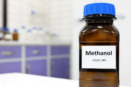 "كحول الميثيلي".. القضاة ينتقد ضعف الرقابة ومهيرات تُحمّل "الغذاء والدواء" مسؤولية المنتجات الغذائية