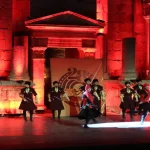 فرقة "نادي الجيل" تبهر جمهور جرش بعرض تراثي شركسي على المسرح الجنوبي