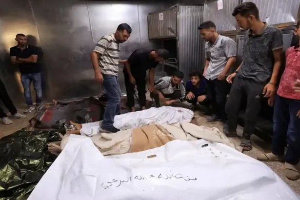 مجزرة جديدة بغزة: عشرات الشهداء والجرحى بقصف إسرائيلي على "مناطق آمنة"