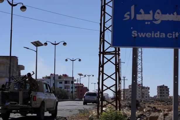 طريق دمشق–السويداء: شريان حياة يتحوّل إلى ساحة صراع