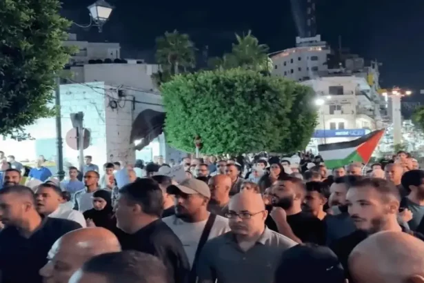مسيرات داعمة لغزة في الضفة وأجهزة السلطة تعتقل ناشطين