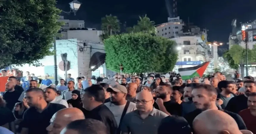 مسيرات داعمة لغزة في الضفة وأجهزة السلطة تعتقل ناشطين