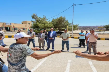وزير الشباب يزور معسكرات الحسين في الطفيلة ويشدد على تحسين البرامج وزيادة المستفيدين
