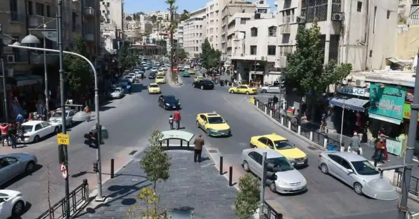 انخفاض على الحرارة وتحذيرات من الغبار والشمس في الأردن