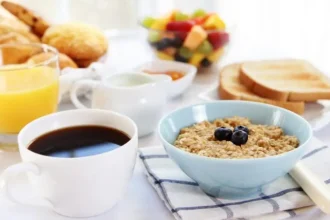 10 أطعمة يومية تحتوي على "سكر خفي" يفوق الحد الموصى به