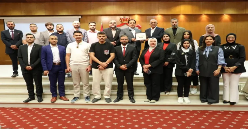 وزير الثقافة يلتقي متطوعي مؤسسة "محافظتي" للعمل التطوعي والتدريب