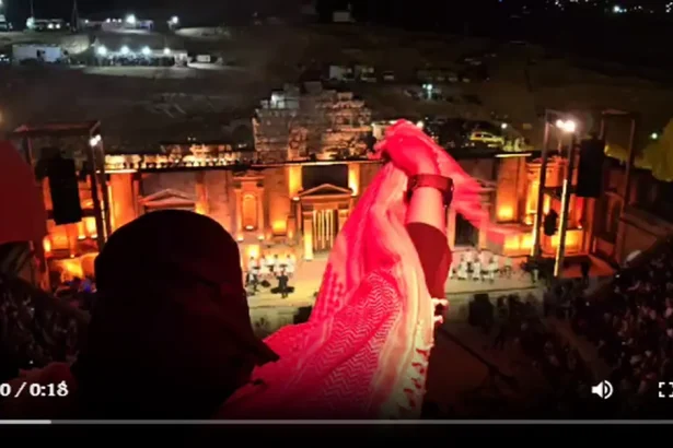 جمهور أبو نايف يغازل احجار المدينة الاثرية بمنظر جمالي يخطف العقول / فيديو