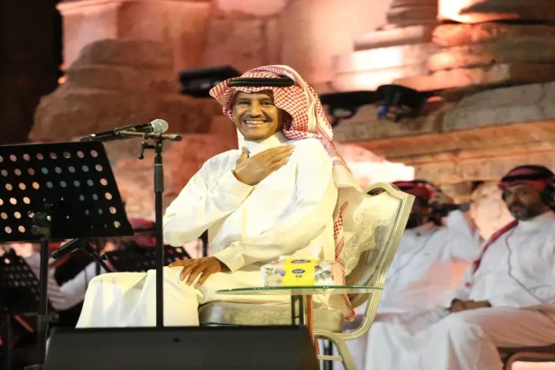 في صورة تتكلم عن السعادة التي تغمر الفنان ابو نايف على مسارح جرش 39