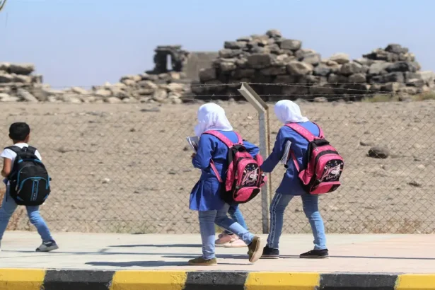 أكثر من 1.6 مليون طالب وطالبة يتوجهون الأحد إلى مدارسهم الحكومية