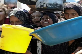 غزة تحت الحصار: ارتفاع ضحايا العدوان والتجويع إلى 61,944 شهيدًا و258 وفاة بسبب سوء التغذية