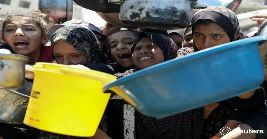 غزة تحت الحصار: ارتفاع ضحايا العدوان والتجويع إلى 61,944 شهيدًا و258 وفاة بسبب سوء التغذية