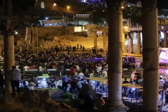 الساحة الرئيسية تنسج حكاية جديدة من الفرح بعروض فنية مميزة في أمسية جرشية 