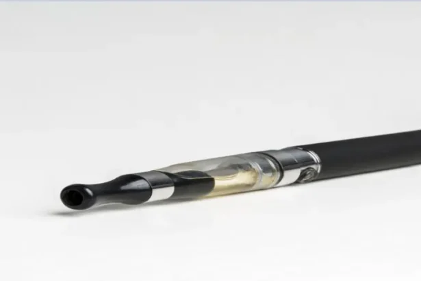 هل يمكن أن تشكل السجائر الإلكترونية "النظيفة" خطرًا على القلب وضغط الدم؟