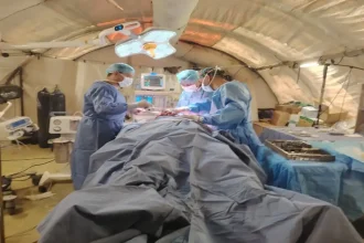 نجاح المستشفى الميداني الأردني جنوب غزة "7" في إجراء عملية جراحية متقدمة