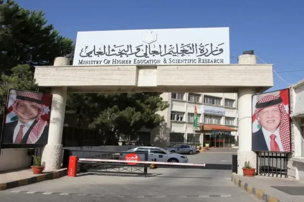 القبول الموحد تتلقى 40 ألف طلب.. و640 مقعدا للطب البشري هذا العام