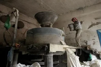 "بابور الطحين" في مأدبا.. حكاية تراثٍ وشاهد على الخير الوفير وسيرة حصاديها