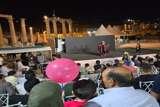 عروض مسرحية على مسرح الصوت والضوء في مهرجان جرش