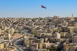 موجة حر شديدة مستمرة حتى الخميس مع أمطار متفرقة في بعض المناطق