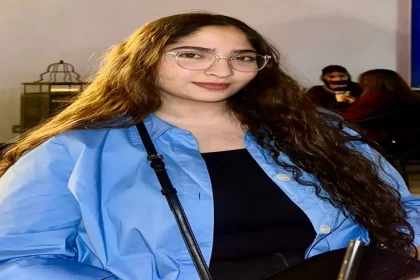 فرحة الأب بنجاح ابنته غزل في الثانوية العامة