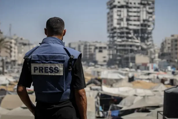 مطالبة دولية بالسماح بدخول الصحافة الأجنبية إلى قطاع غزة