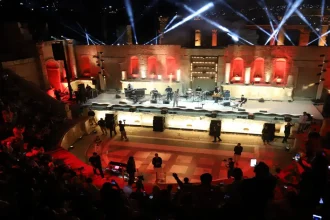 نويل خرمان والفنان الأخرس يطرزان المسرح الشمالي بالجمال في مهرجان جرش