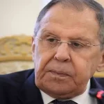 سخرية من المضيف الأمريكي أم رسالة للجوار؟.. لافروف يلفت الأنظار بسترة تحمل الحروف الأولى للاتحاد السوفييتي- (فيديو)