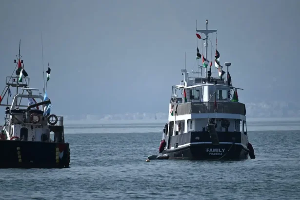 أسطول غزة يُقصف مرتين: تعتيم رسمي على انتهاك السيادة التونسية