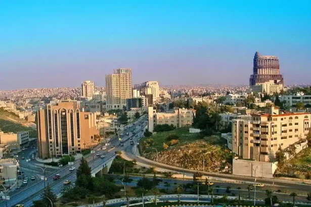 طقس معتدل في أغلب المناطق حتى السبت