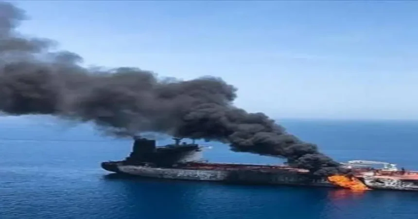 انفجارسفينة نفطية جنوبي اليمن