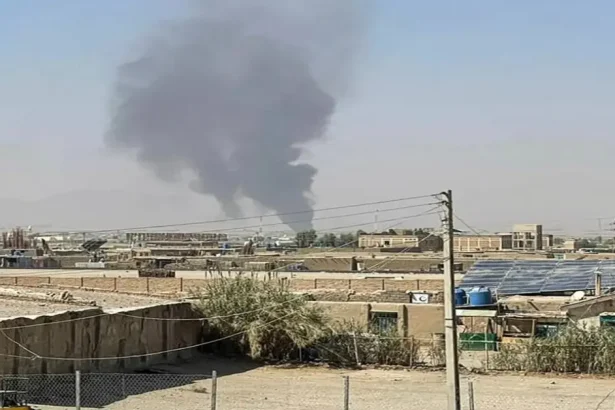 غارات باكستانية قبيل انطلاق محادثات الدوحة