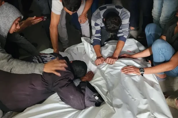 غزة انتشال جثامين شهداء