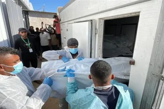 الاحتلال يسلم 15 جثمانا لشهداء