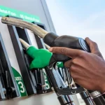 يرجّح تخفيض أسعار البنزين