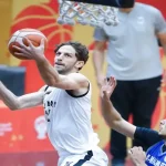 الفيصلي والإنجليزية يضمنان التأهل