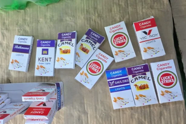 علكة مخالفة شكل سجائر