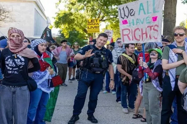 تحول الرأي العام الأمريكي