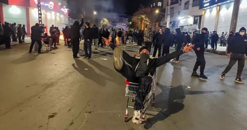 شبكة ستارلينك واعتقال المتظاهرين