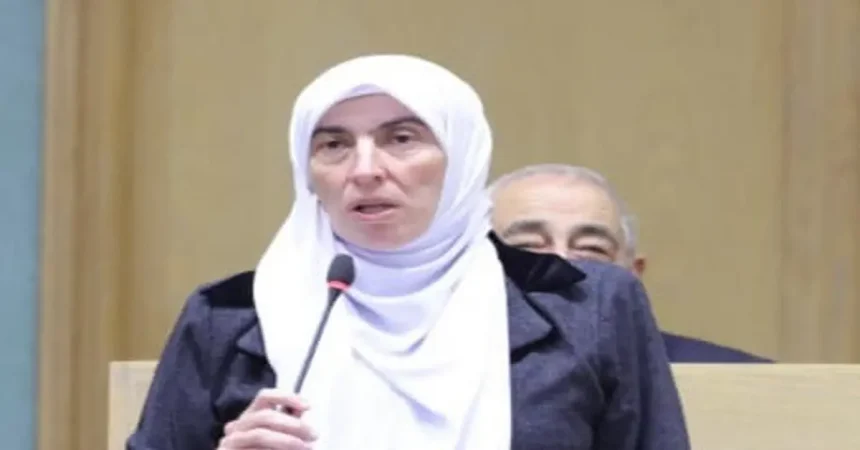 أكلونا لحم ورمونا عظم